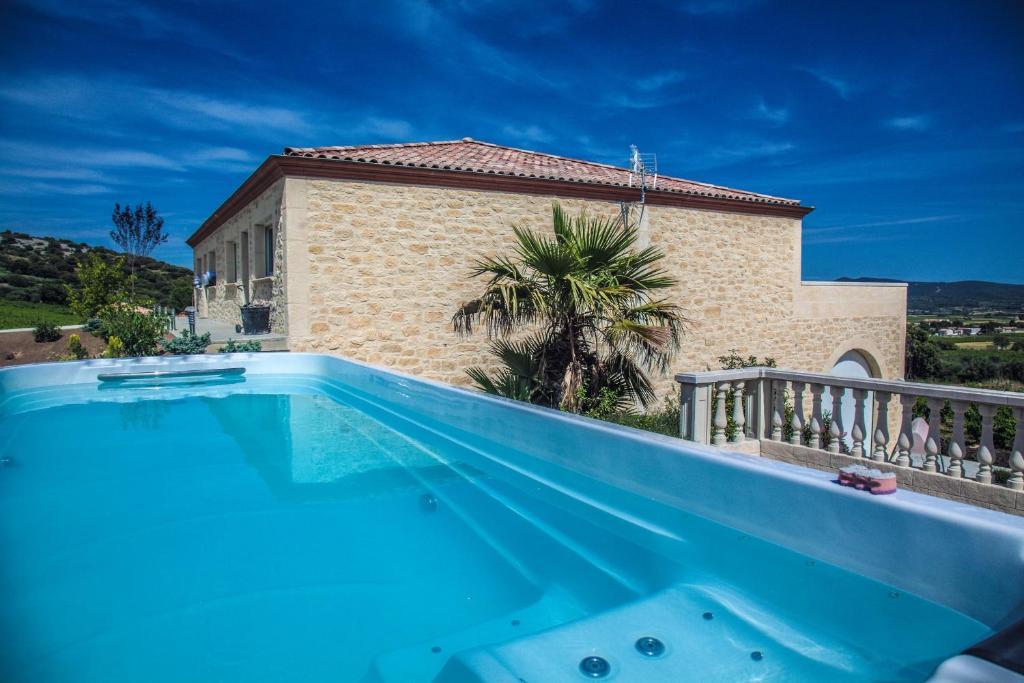 Chateau De Valloubiere 3*