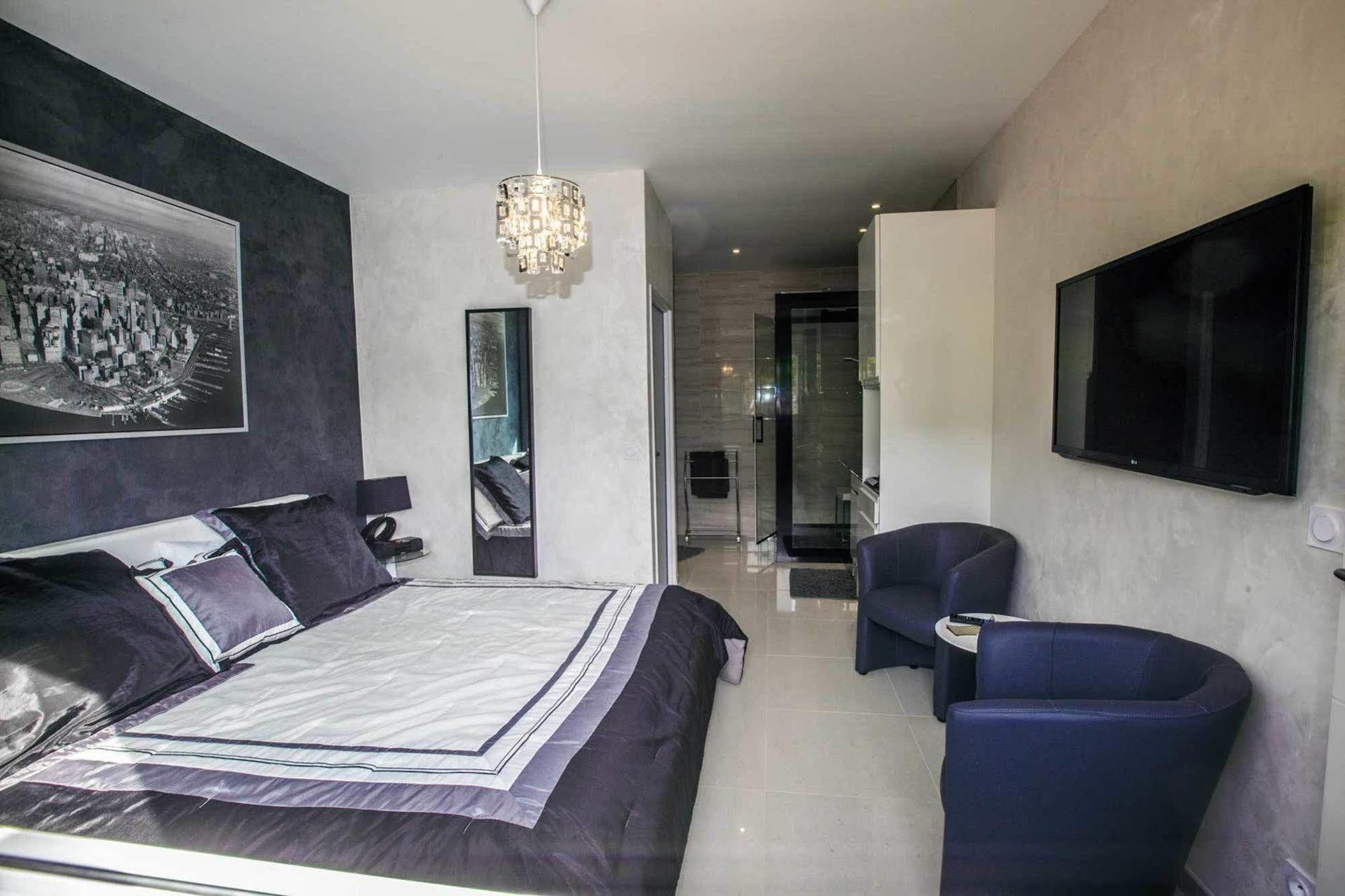 Bed & Breakfast Chateau De Valloubiere